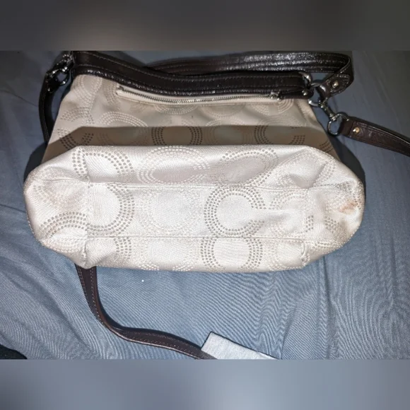 Authentic Coach purse - Picture 4 of 7